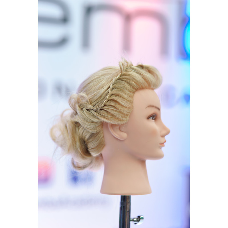 Główka fryzjerska treningowa Angel blond Zaremba do koków włosy naturalne 55 cm Główka fryzjerska treningowa Angel blond Zaremba do koków włosy naturalne 55 cm
