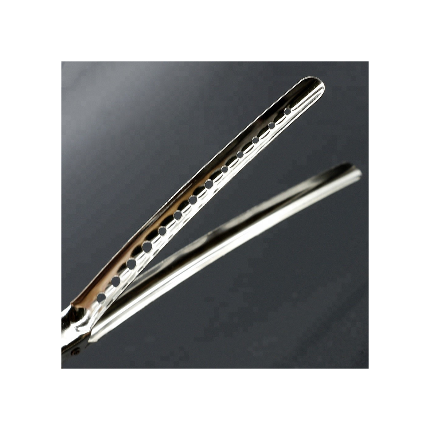 Klipsy klamry fryzjerskie metalowe do włosów 10,5 cm 12 szt. Klipsy klamry fryzjerskie metalowe do włosów 10,5 cm 12 szt.