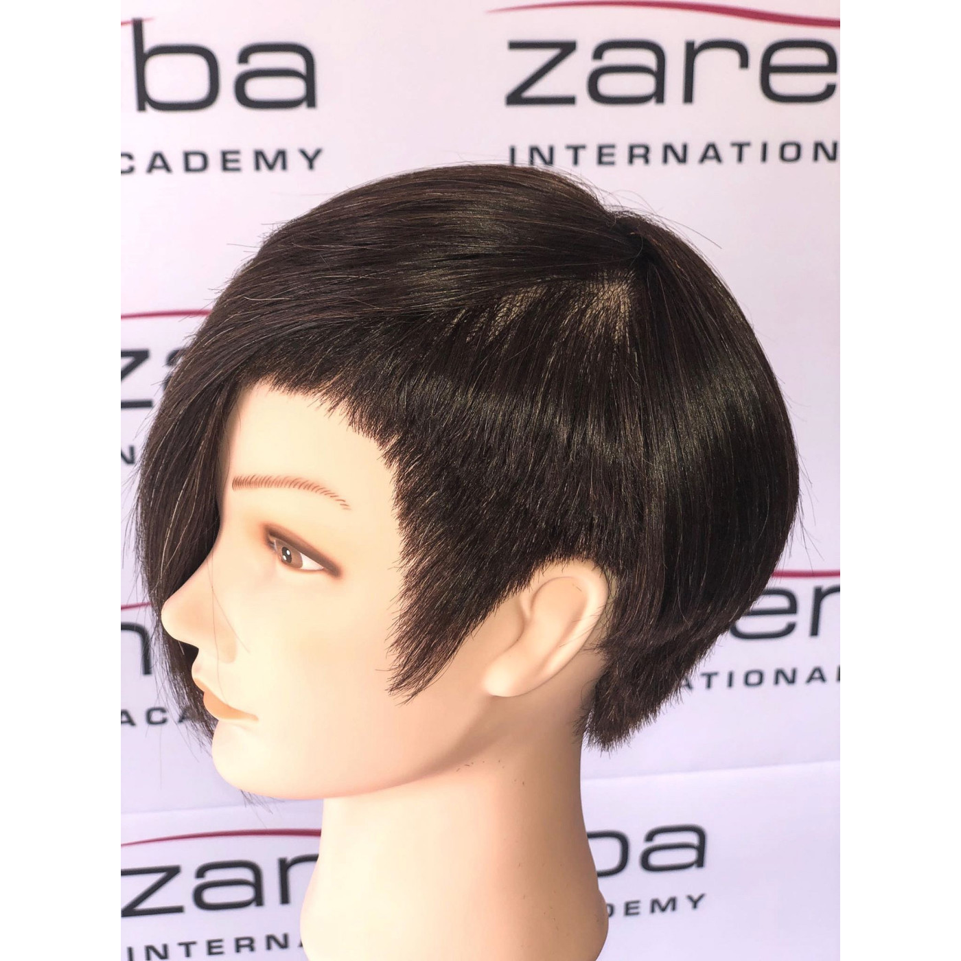 Główka fryzjerska treningowa Sophie naturalny brąz do strzyżeń damskich włosy naturalne 60 cm Główka fryzjerska treningowa Sophie naturalny brąz do strzyżeń damskich włosy naturalne 60 cm